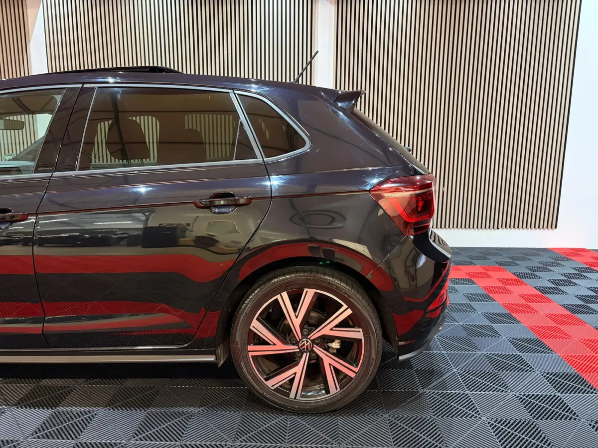 1.0 TSI R-Line Business Pano Navi Led IQ Lights Camera