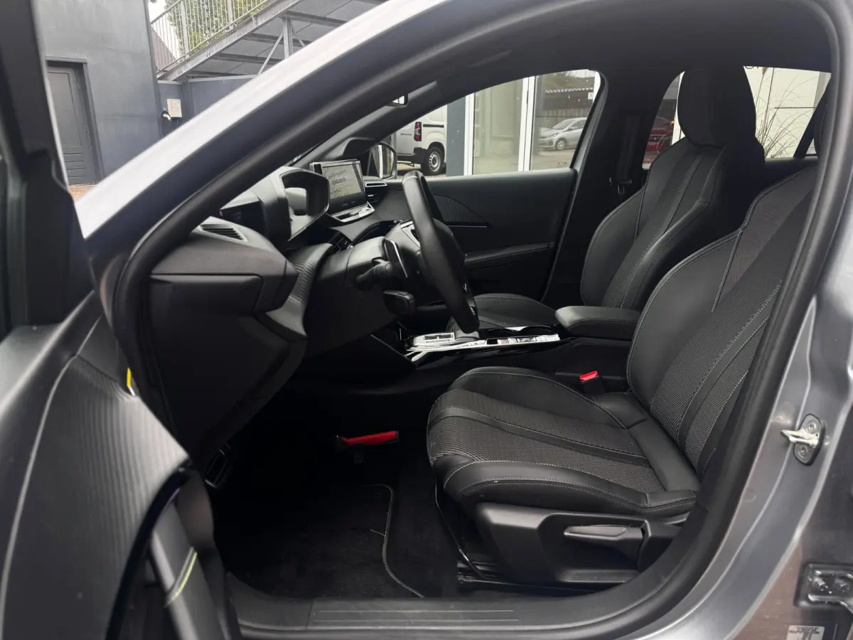 1.2 Hybrid 145 e-DCS6 GT | NL-Auto | 360 Camera | Navigatie | Adaptive Cruise | Automaat | Virtual Cockpit