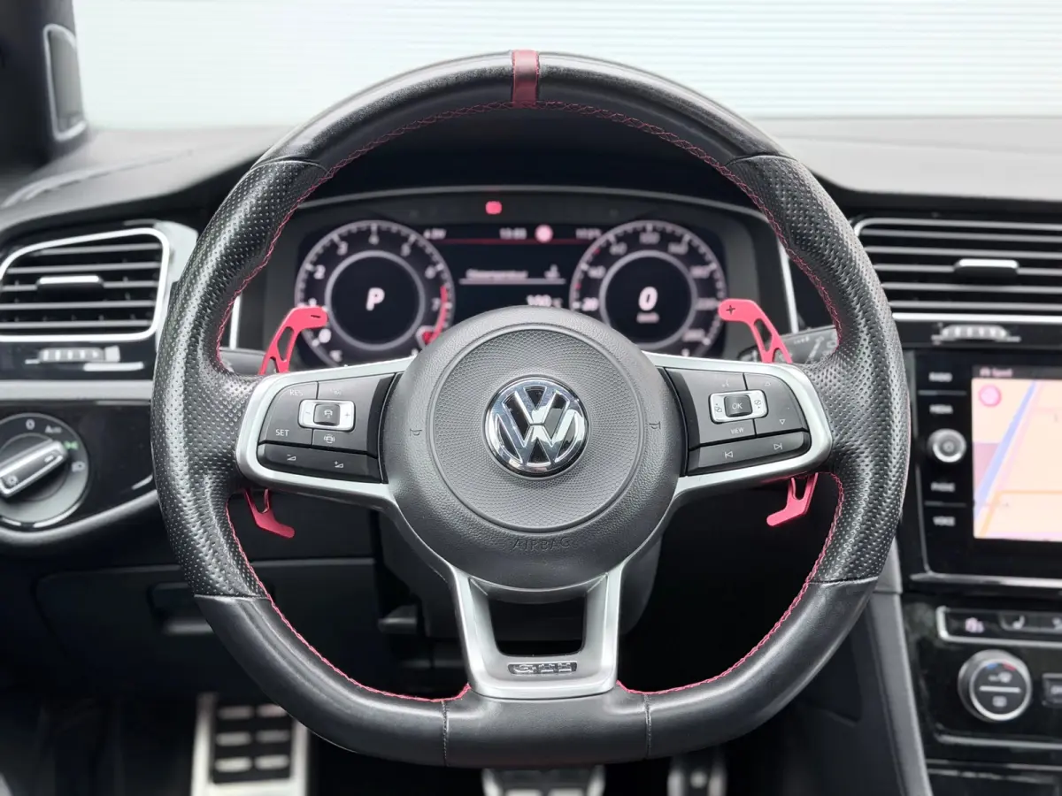 2.0 TSI GTI TCR Pano/Keyless/Camera