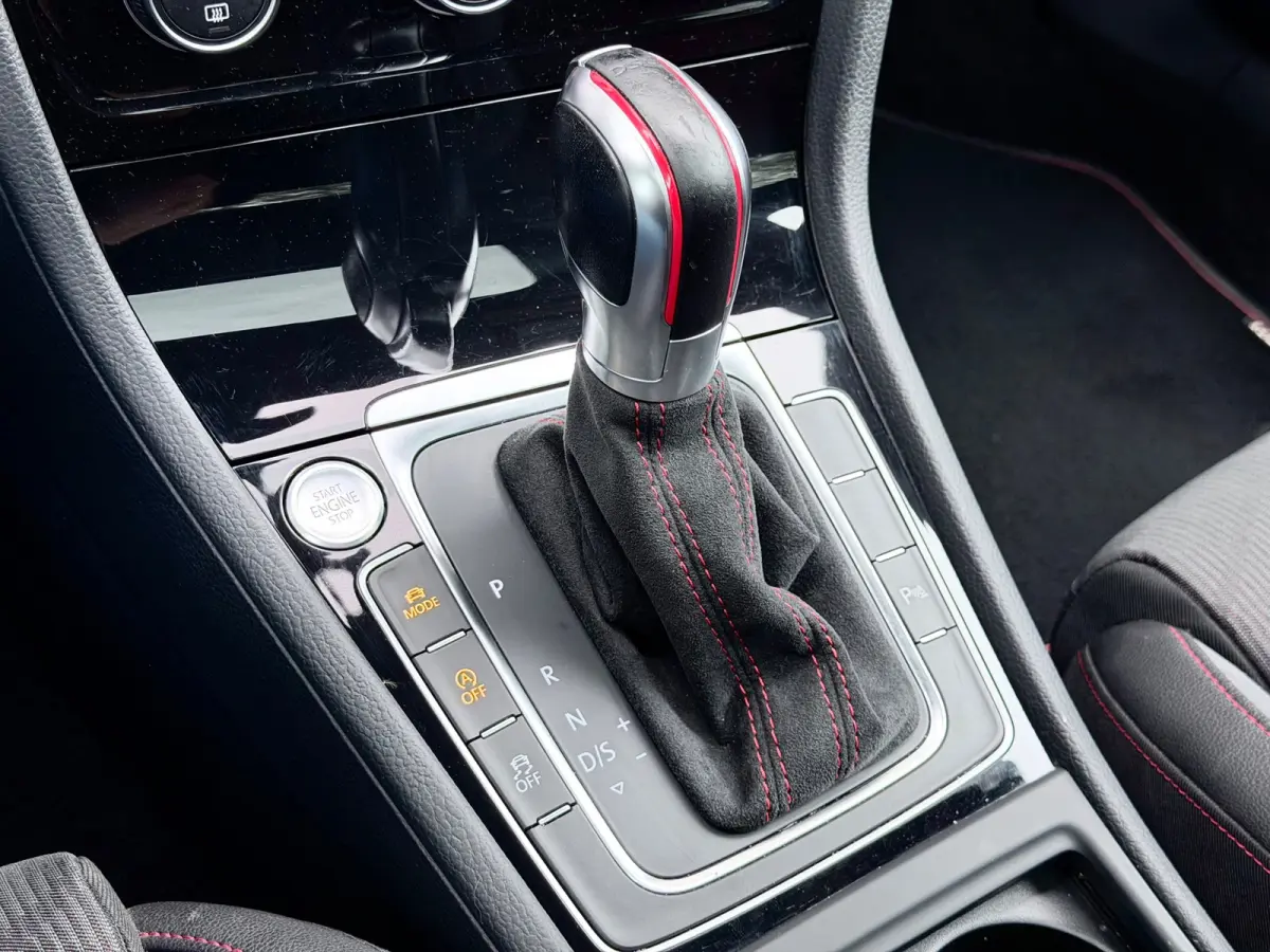 2.0 TSI GTI TCR Pano/Keyless/Camera