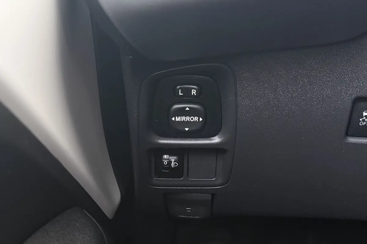 1.0 Aut. VVT-i x-play Carplay Camera Airco