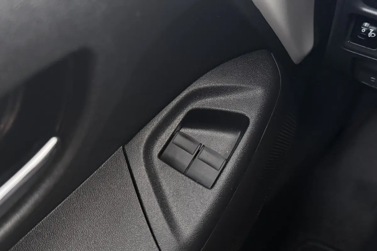 1.0 Aut. VVT-i x-play Carplay Camera Airco