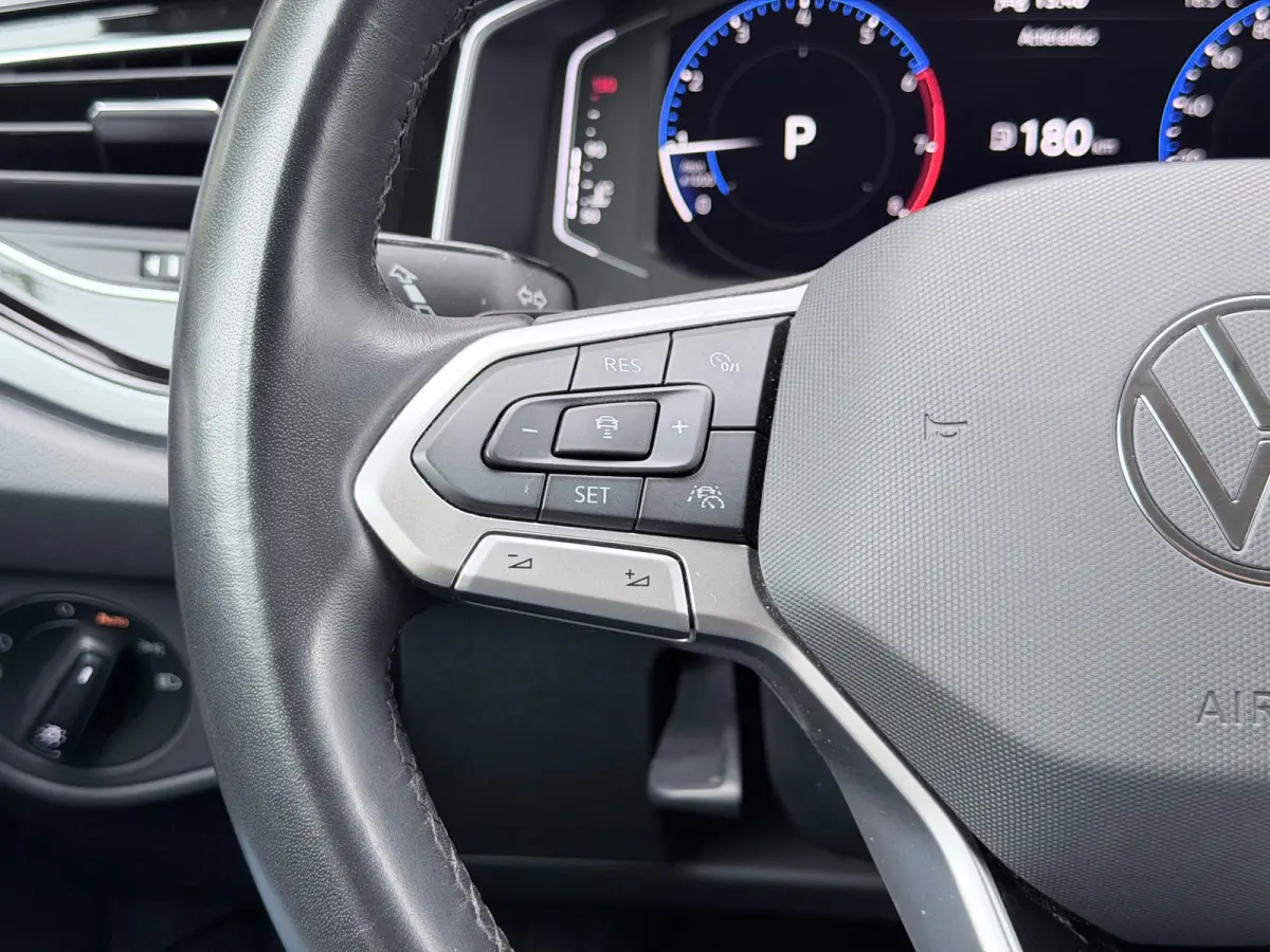 1.0 TSI Style IQ.Light/Camera/AppleCar