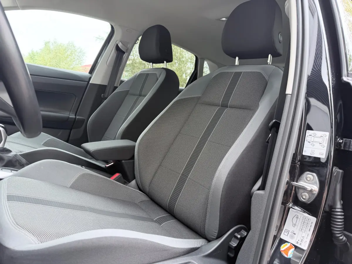 1.0 TSI Style IQ.Light/Camera/AppleCar