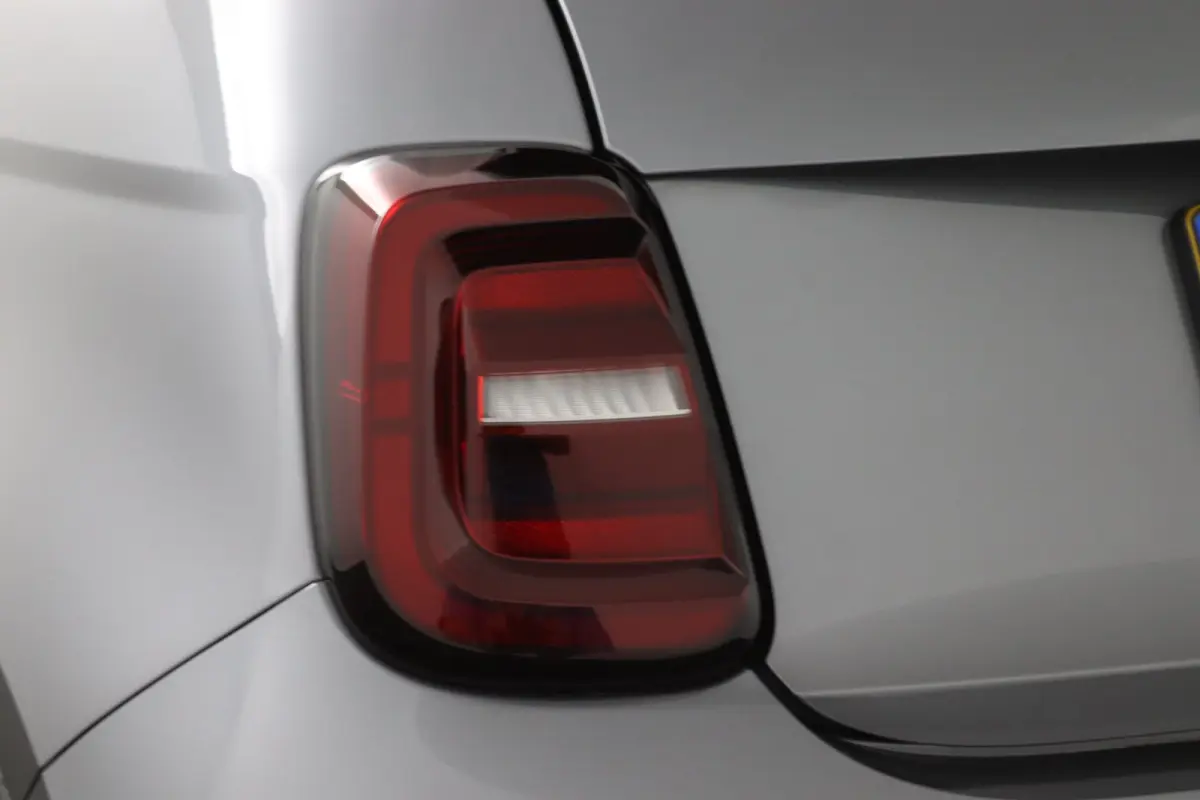 Icon 42 kWh | SoH 93,7% | Navigatie | Cruise Control | Digitaal Dashboard | Lichtmetalen Velgen | Climate Control | Bluetooth