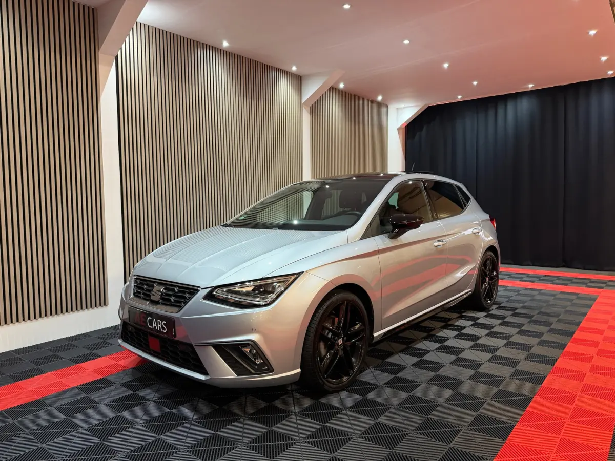 1.5 TSI FR Business Black Line Face lift Pano Camera Alcantara///