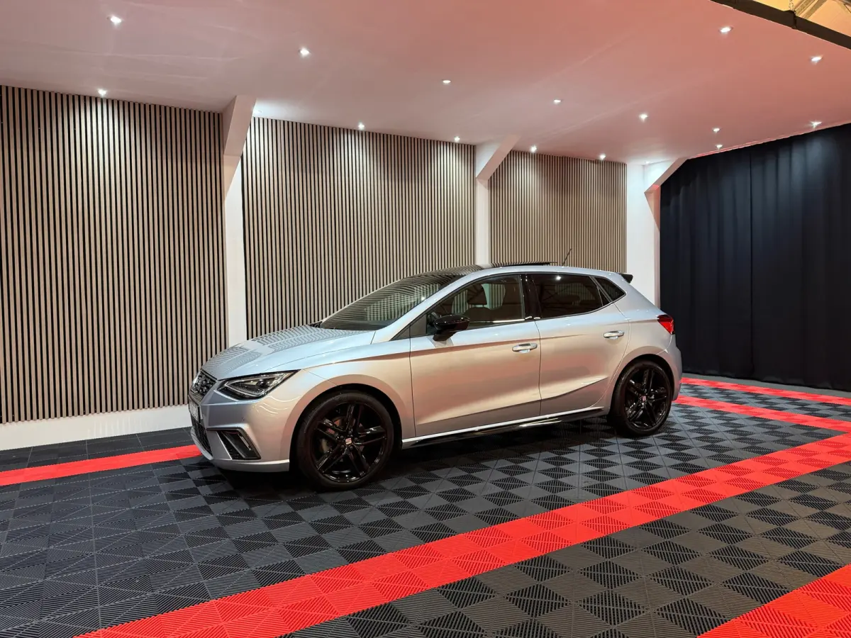 1.5 TSI FR Business Black Line Face lift Pano Camera Alcantara///