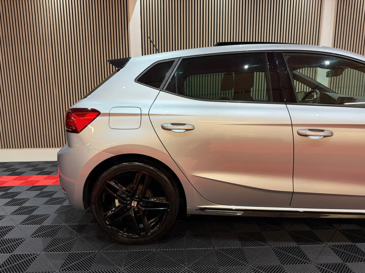 1.5 TSI FR Business Black Line Face lift Pano Camera Alcantara///