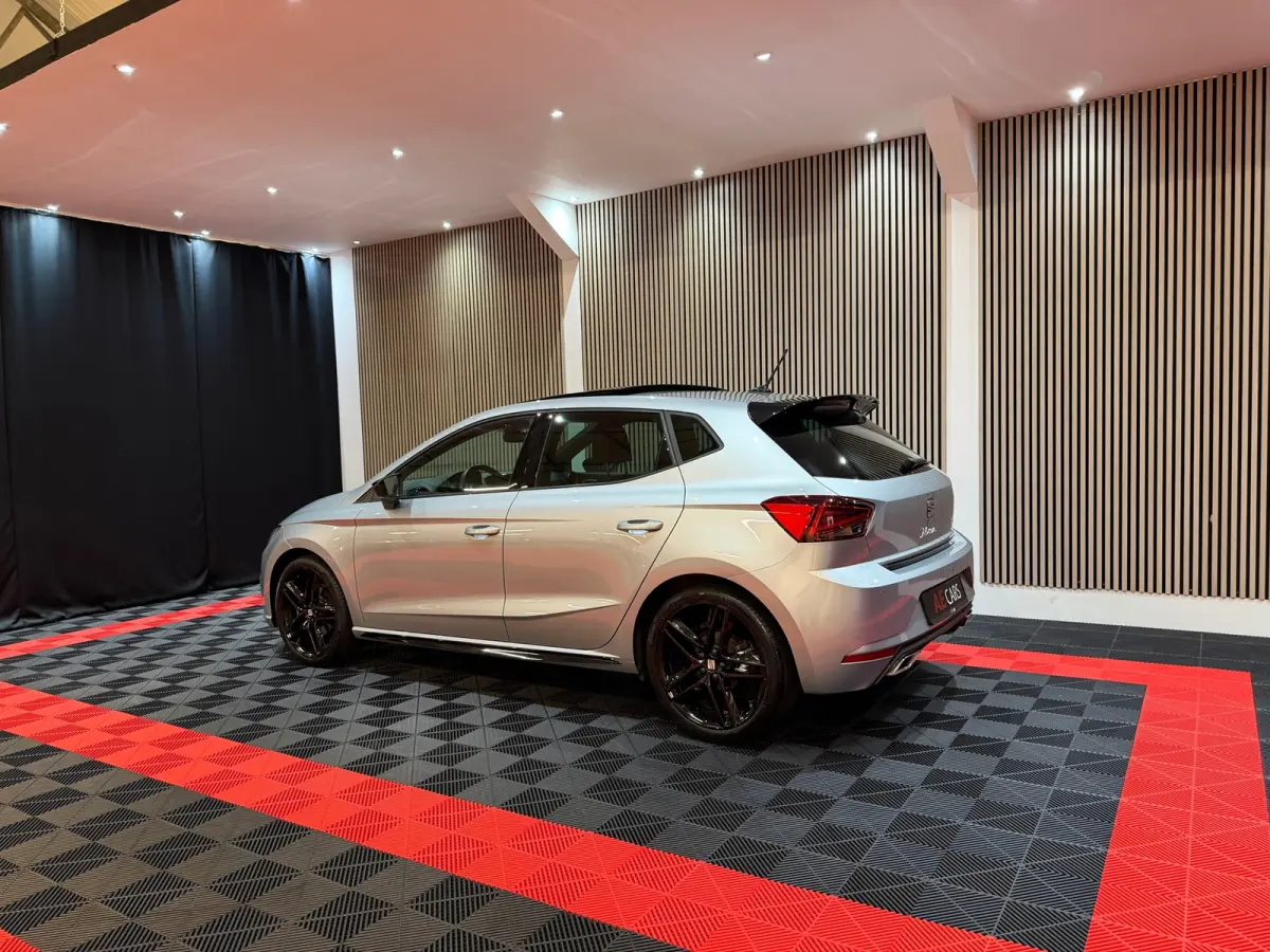 1.5 TSI FR Business Black Line Face lift Pano Camera Alcantara///