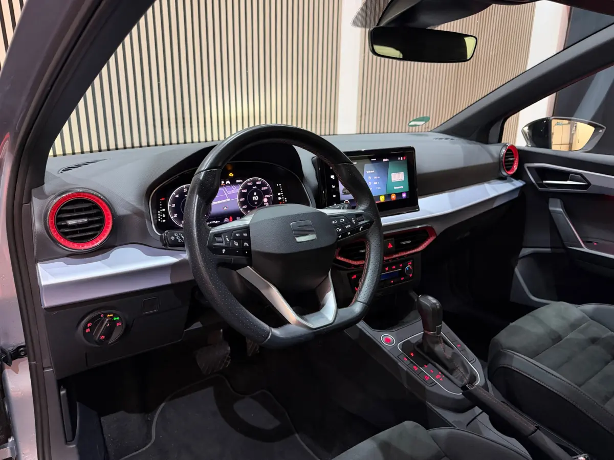 1.5 TSI FR Business Black Line Face lift Pano Camera Alcantara///