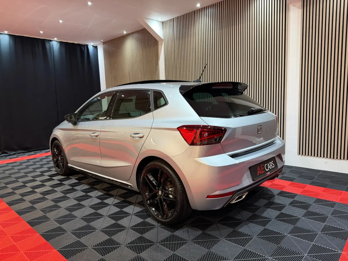 1.5 TSI FR Business Black Line Face lift Pano Camera Alcantara///