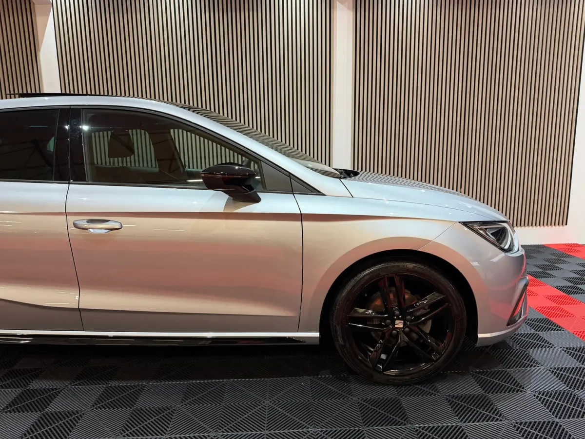1.5 TSI FR Business Black Line Face lift Pano Camera Alcantara///