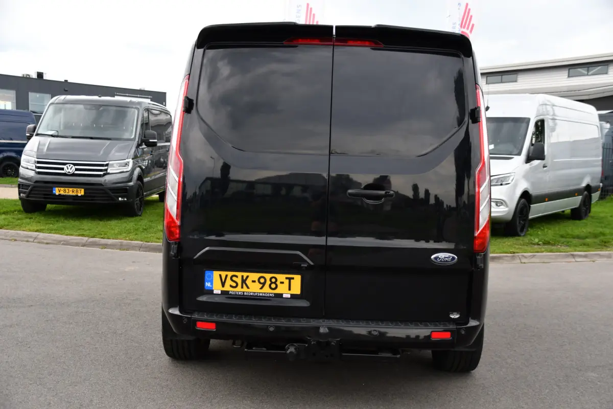 280 2.0 TDCI L1H1 Black Edition Camera, Cruise, Carplay, 170pk, Automaat, Stoelverwarming, Trekhaak, Multimedia, Xenon, Uniek!