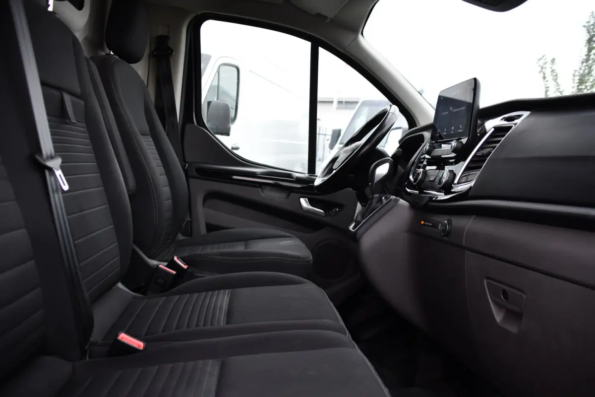 280 2.0 TDCI L1H1 Black Edition Camera, Cruise, Carplay, 170pk, Automaat, Stoelverwarming, Trekhaak, Multimedia, Xenon, Uniek!