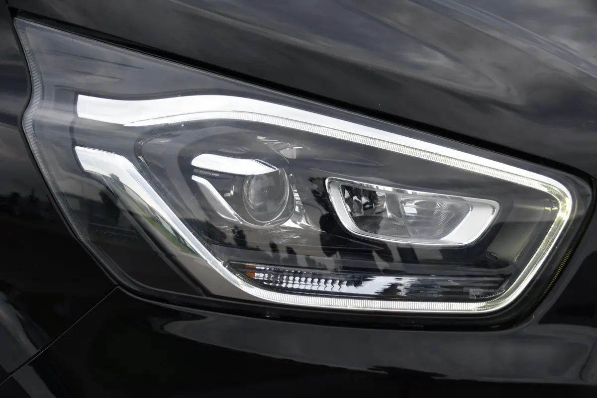 280 2.0 TDCI L1H1 Black Edition Camera, Cruise, Carplay, 170pk, Automaat, Stoelverwarming, Trekhaak, Multimedia, Xenon, Uniek!
