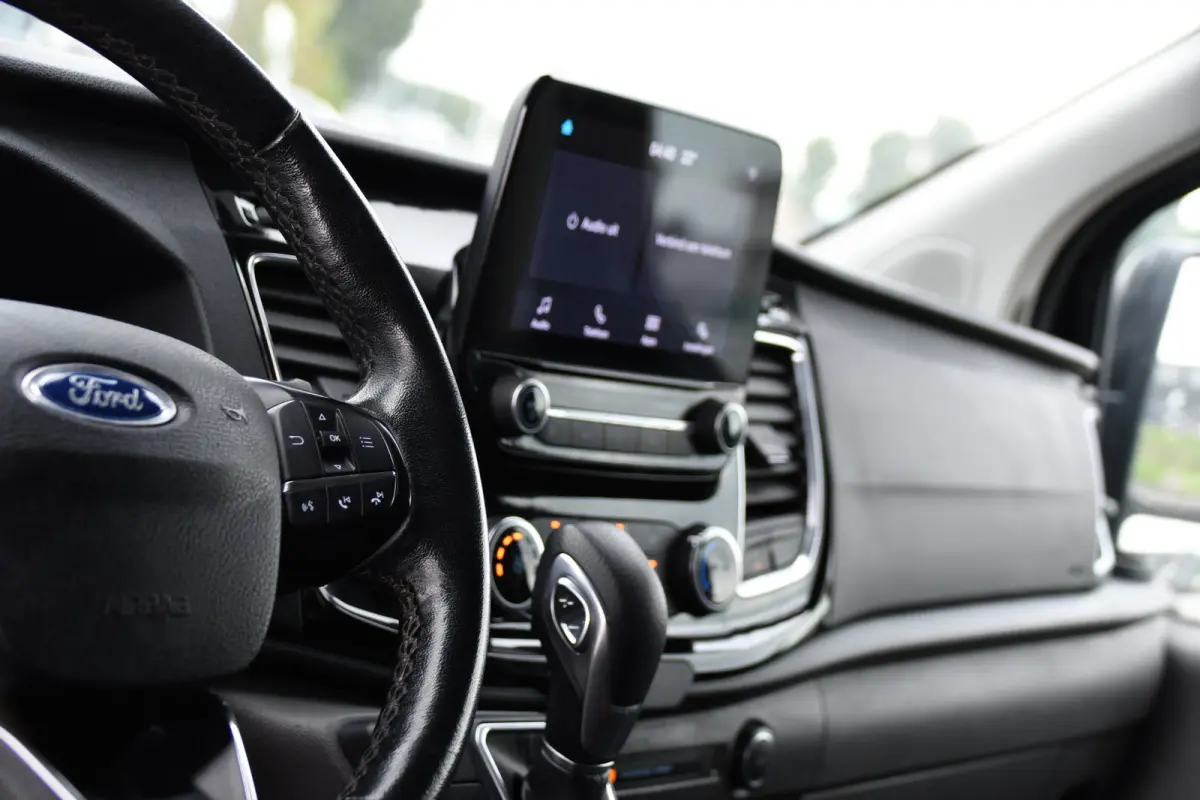 280 2.0 TDCI L1H1 Black Edition Camera, Cruise, Carplay, 170pk, Automaat, Stoelverwarming, Trekhaak, Multimedia, Xenon, Uniek!