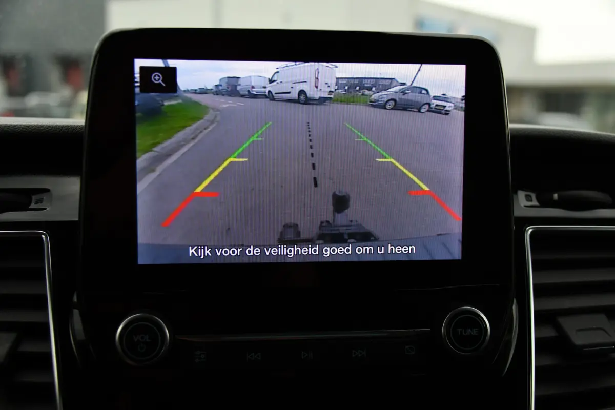 280 2.0 TDCI L1H1 Black Edition Camera, Cruise, Carplay, 170pk, Automaat, Stoelverwarming, Trekhaak, Multimedia, Xenon, Uniek!