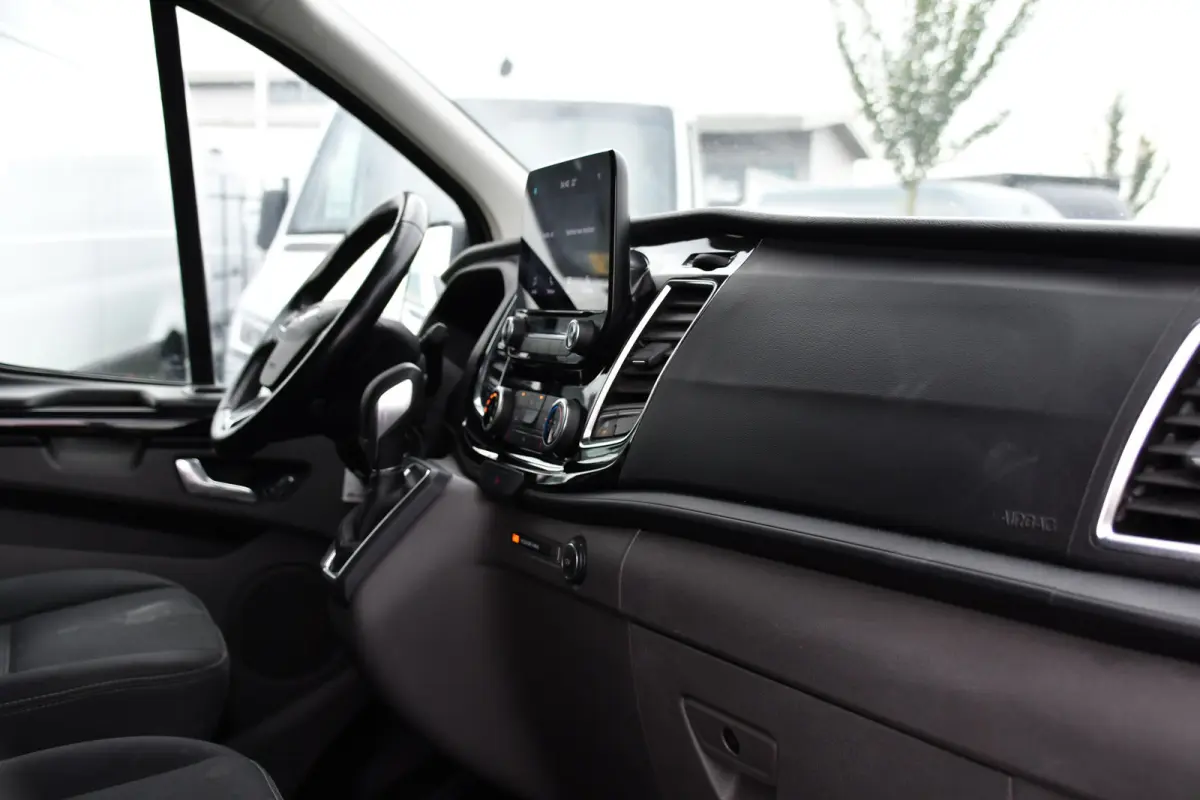 280 2.0 TDCI L1H1 Black Edition Camera, Cruise, Carplay, 170pk, Automaat, Stoelverwarming, Trekhaak, Multimedia, Xenon, Uniek!