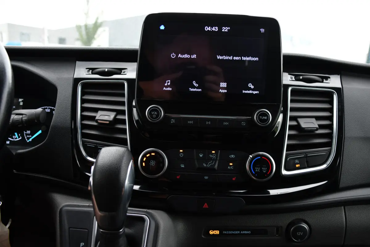 280 2.0 TDCI L1H1 Black Edition Camera, Cruise, Carplay, 170pk, Automaat, Stoelverwarming, Trekhaak, Multimedia, Xenon, Uniek!