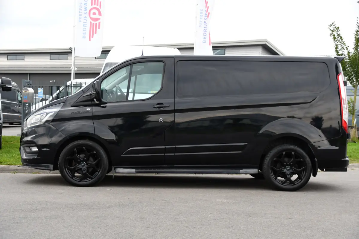 280 2.0 TDCI L1H1 Black Edition Camera, Cruise, Carplay, 170pk, Automaat, Stoelverwarming, Trekhaak, Multimedia, Xenon, Uniek!