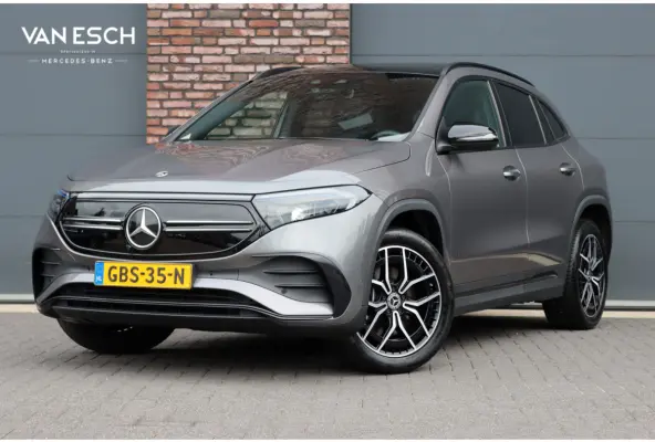 250 Sport Edition 67 kWh | Panoramadak | Trekhaak | Widescreen | Keyless Go | Camera | Dodehoekassistent | Advanced Sound System |
