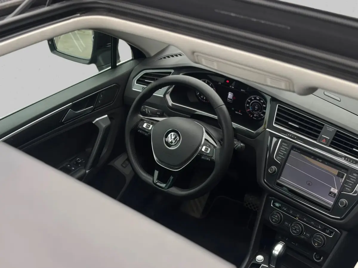 2.0 TSI 4Motion Highline (Dealer OndH, Panorama, 360 Camera, Stoel/Stuur VerW, Digitale Dash, Addapt Cruise,Etc)