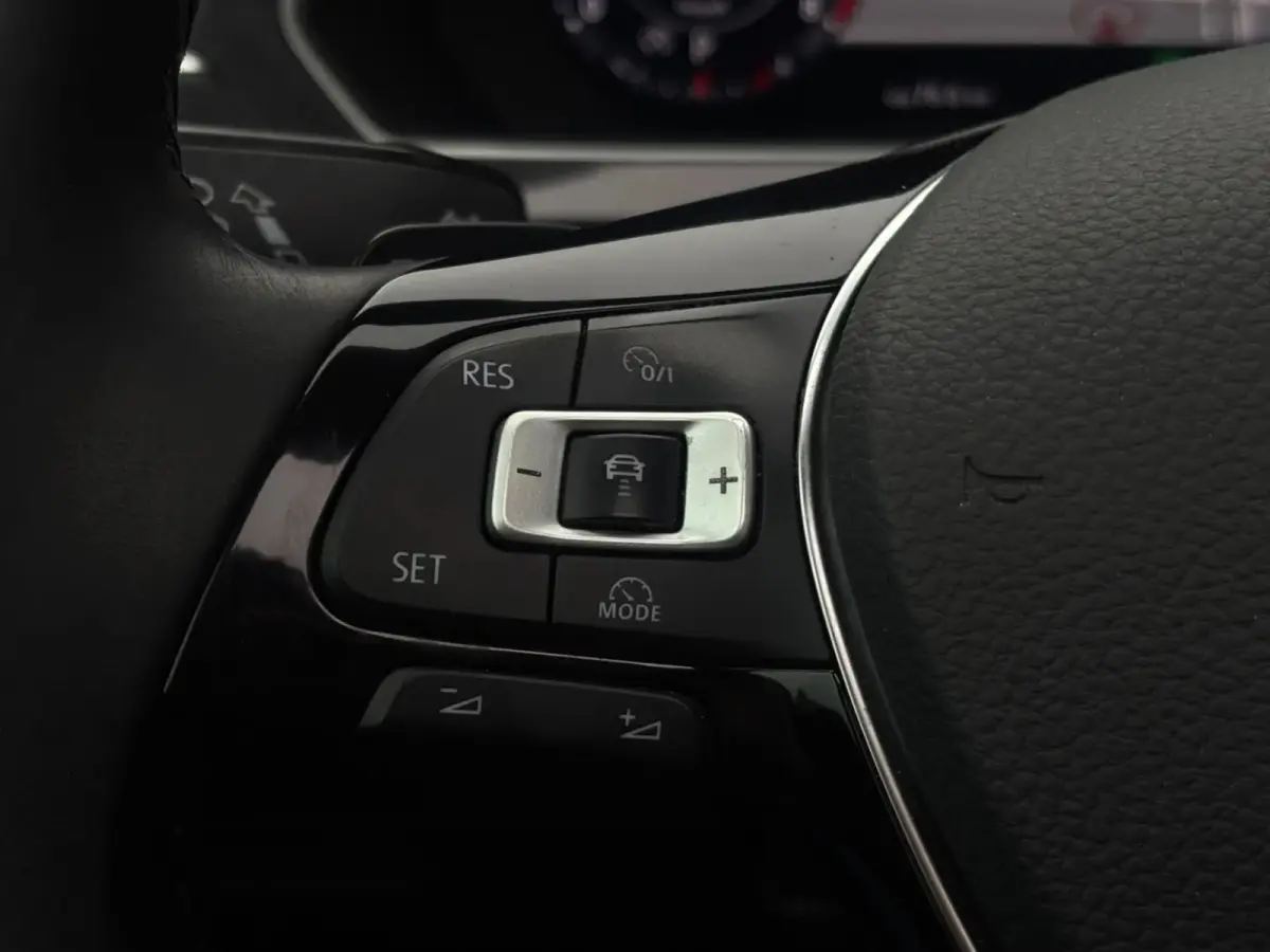 2.0 TSI 4Motion Highline (Dealer OndH, Panorama, 360 Camera, Stoel/Stuur VerW, Digitale Dash, Addapt Cruise,Etc)