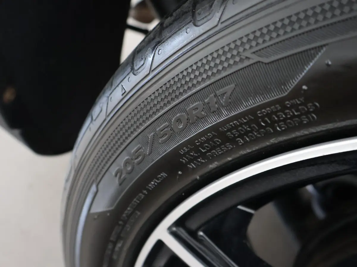 1.3 MJ ACTUAL EURO 6 + TREKHAAK | 17 INCH | AIRCO | BLUETOOTH