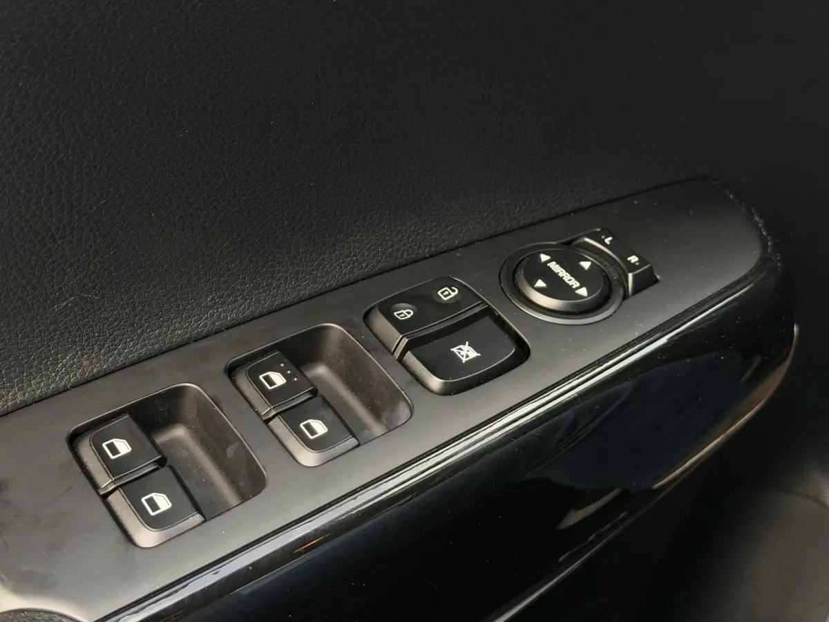 1.0 DPI DynamicLine | NIEUW MODEL! | NL AUTO | Digital Cockpit | Achteruitrijcamera | Parkeersensoren | Carplay | Airco | Cruise Control |