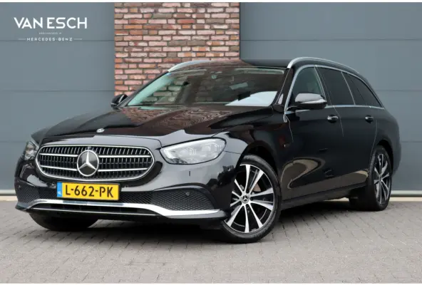 300 e Business Solution Luxury | Trekhaak | Augmented Reality | Surround Camera | Keyless Go | Sfeerverlichting | Dodehoekassistent | Multibeam LED |
