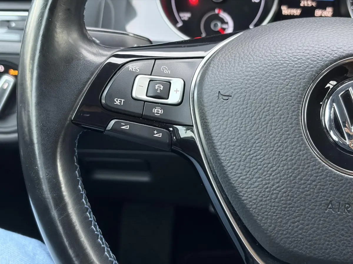 e-Golf ✓SOH 85,18 %✓2e Eigenaar✓Carplay✓Navi✓Clima✓Cruise✓Pdc V+A✓136pk✓Lm velgen✓Bj 12-2018✓N.A.P✓Apk tot 10-2027