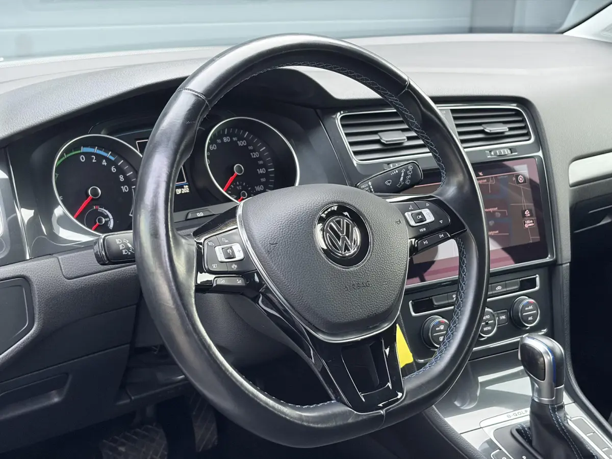 e-Golf ✓SOH 85,18 %✓2e Eigenaar✓Carplay✓Navi✓Clima✓Cruise✓Pdc V+A✓136pk✓Lm velgen✓Bj 12-2018✓N.A.P✓Apk tot 10-2027