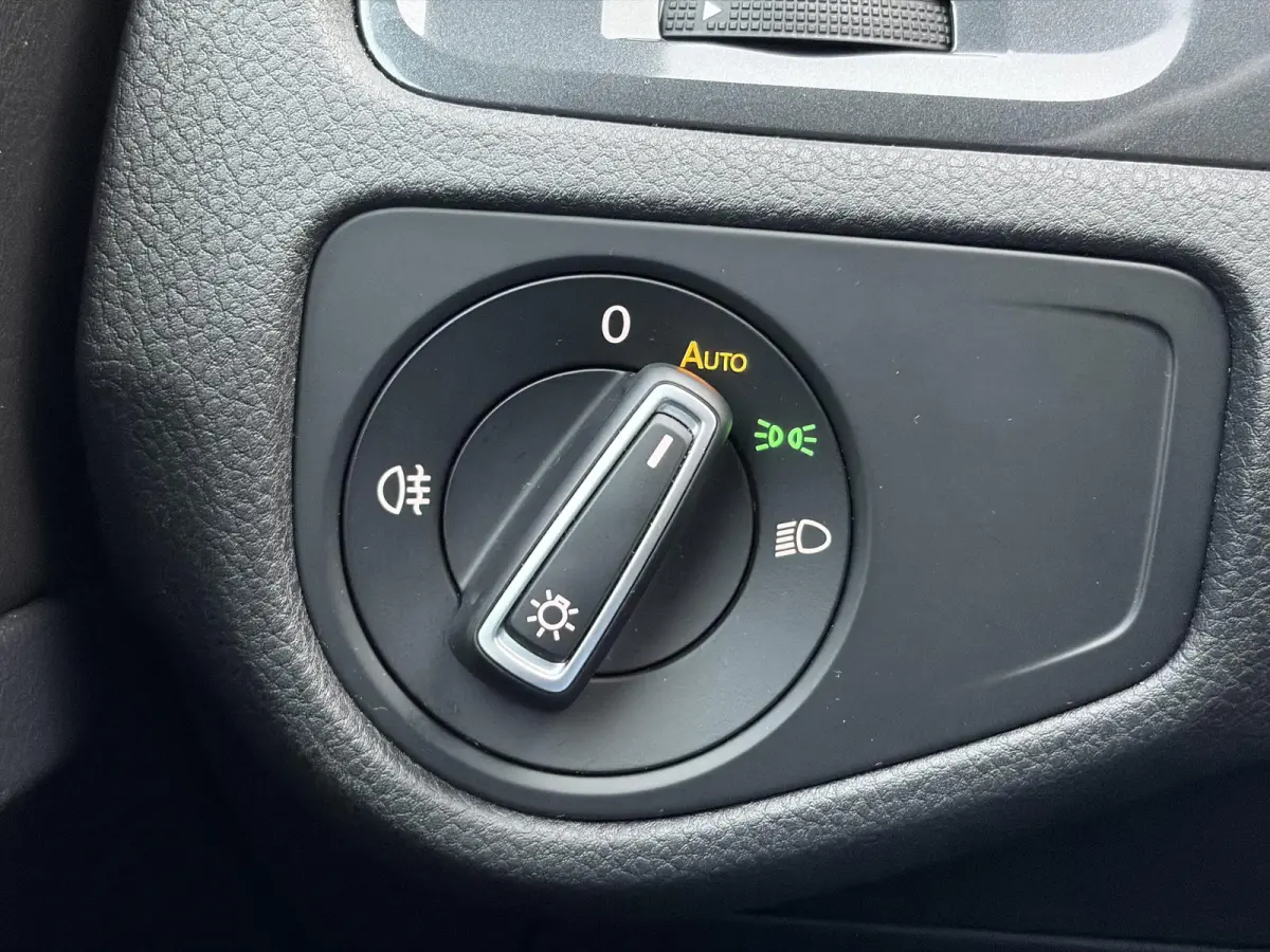 e-Golf ✓SOH 85,18 %✓2e Eigenaar✓Carplay✓Navi✓Clima✓Cruise✓Pdc V+A✓136pk✓Lm velgen✓Bj 12-2018✓N.A.P✓Apk tot 10-2027