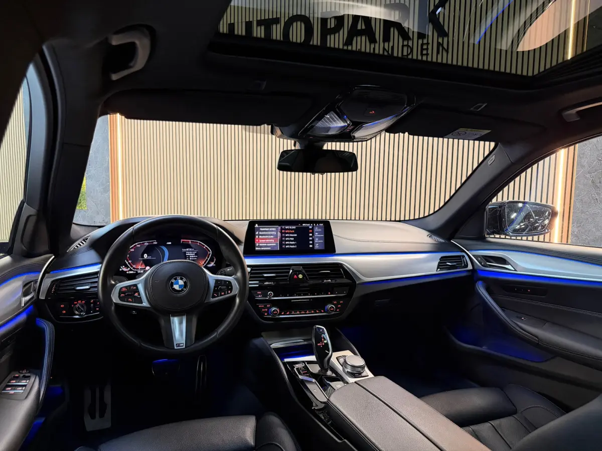 520i M-Sport|SERVICE-INCLUSIVE|PANO|MEMORY|NAP|SFEERVERLICHTING|STOELVENTILATIE|DISPLAY-KEY|