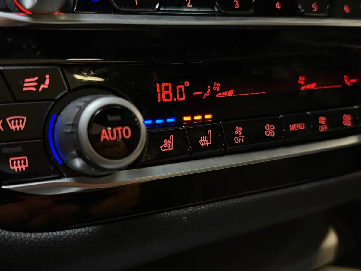 520i M-Sport|SERVICE-INCLUSIVE|PANO|MEMORY|NAP|SFEERVERLICHTING|STOELVENTILATIE|DISPLAY-KEY|