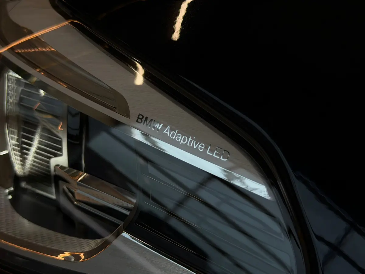 520i M-Sport|SERVICE-INCLUSIVE|PANO|MEMORY|NAP|SFEERVERLICHTING|STOELVENTILATIE|DISPLAY-KEY|