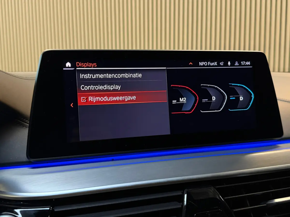 520i M-Sport|SERVICE-INCLUSIVE|PANO|MEMORY|NAP|SFEERVERLICHTING|STOELVENTILATIE|DISPLAY-KEY|