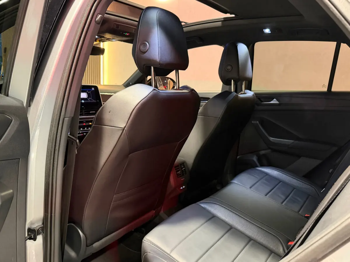 1.5 TSI R-Line Pano|Leder|Beats|Keyl|Led|IQ|Sfeer