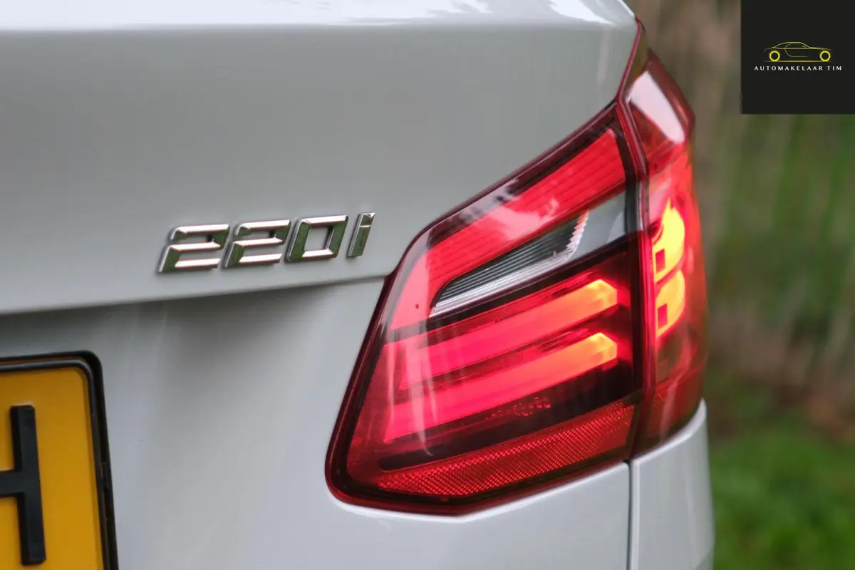 220i High Executive Edition