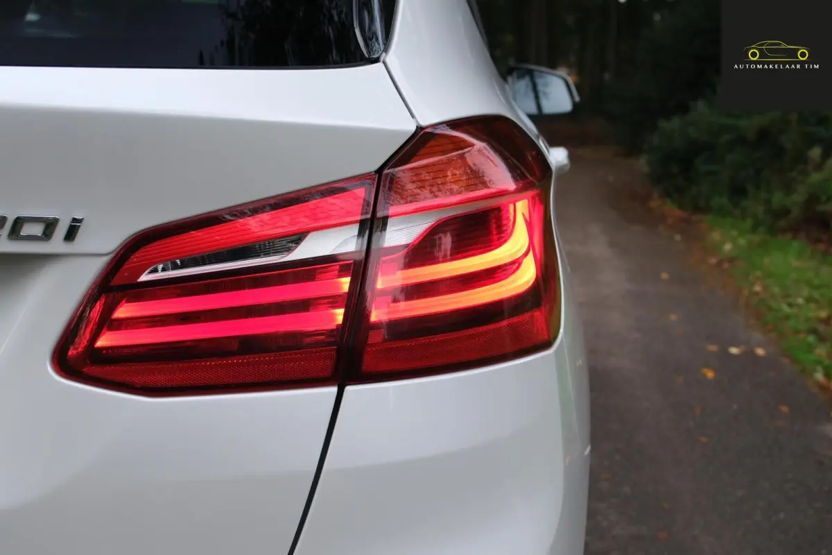 220i High Executive Edition
