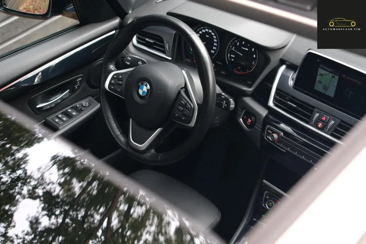 220i High Executive Edition