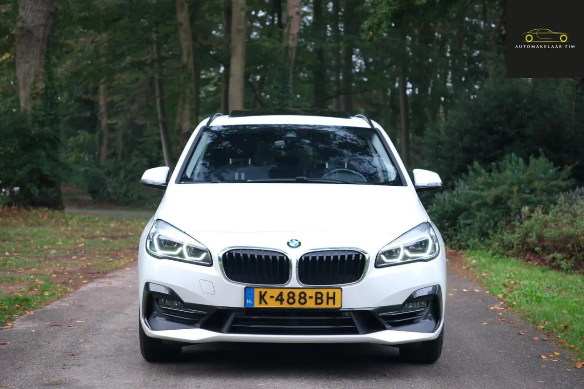 220i High Executive Edition