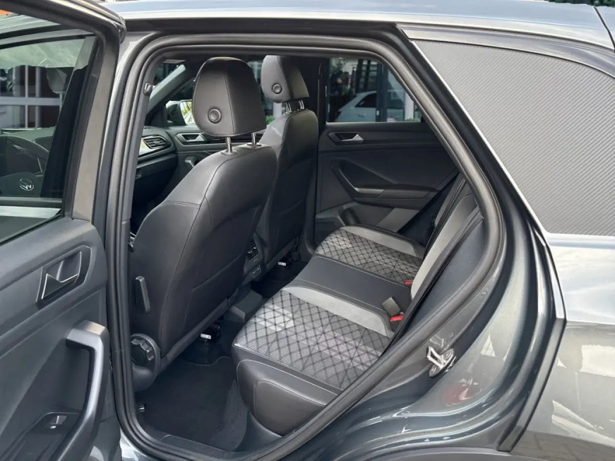 1.5 TSI DSG R-LINE PANO-DAK/CAMERA/ACC/STOELVERW/CARPLAY