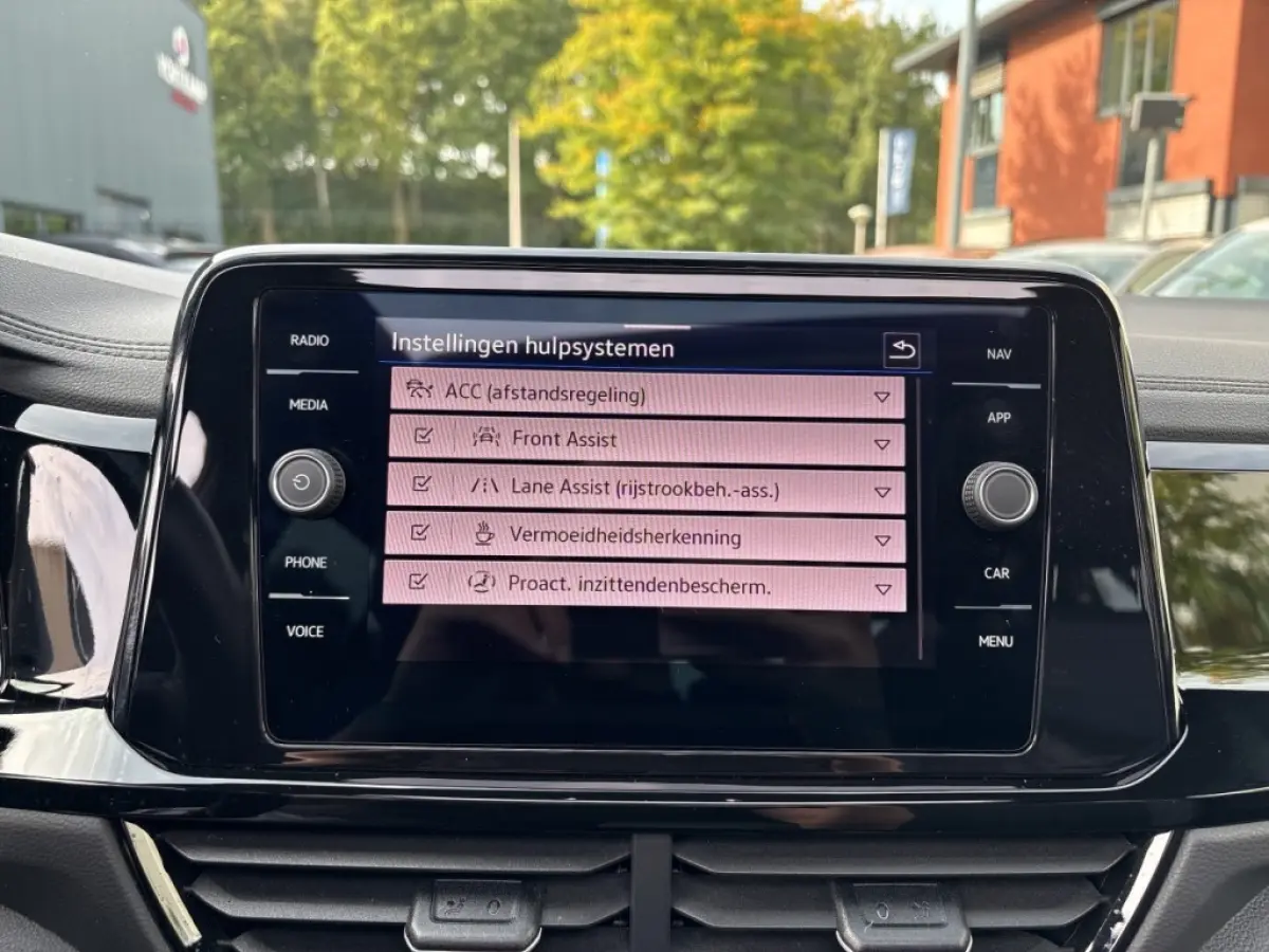 1.5 TSI DSG R-LINE PANO-DAK/CAMERA/ACC/STOELVERW/CARPLAY