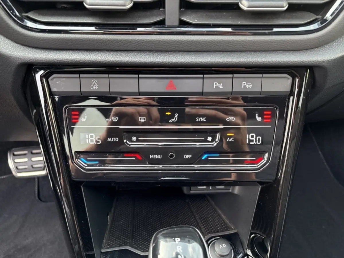 1.5 TSI DSG R-LINE PANO-DAK/CAMERA/ACC/STOELVERW/CARPLAY