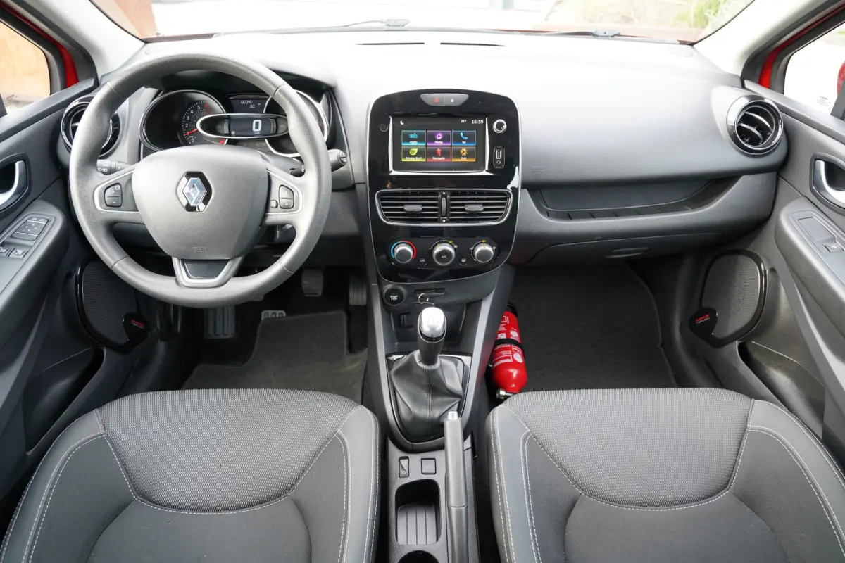 0.9 TCe Limited 90 pk | Airco | Bluetooth | Cruise control | Isofix bevestiging voor kinderzitjes | LED dagrijverlichting | Lichtmetalen velgen 16" | Navigatiesysteem full map | Parkeersenso