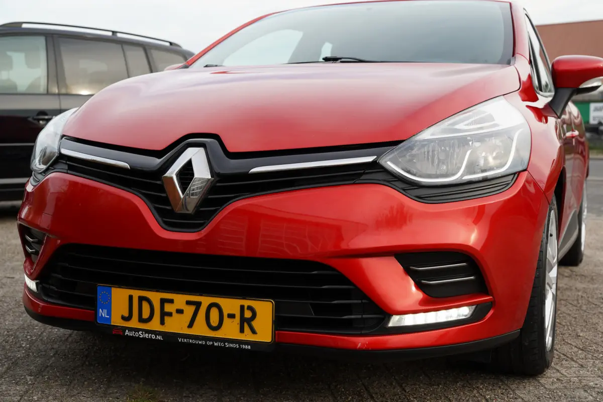 0.9 TCe Limited 90 pk | Airco | Bluetooth | Cruise control | Isofix bevestiging voor kinderzitjes | LED dagrijverlichting | Lichtmetalen velgen 16" | Navigatiesysteem full map | Parkeersenso
