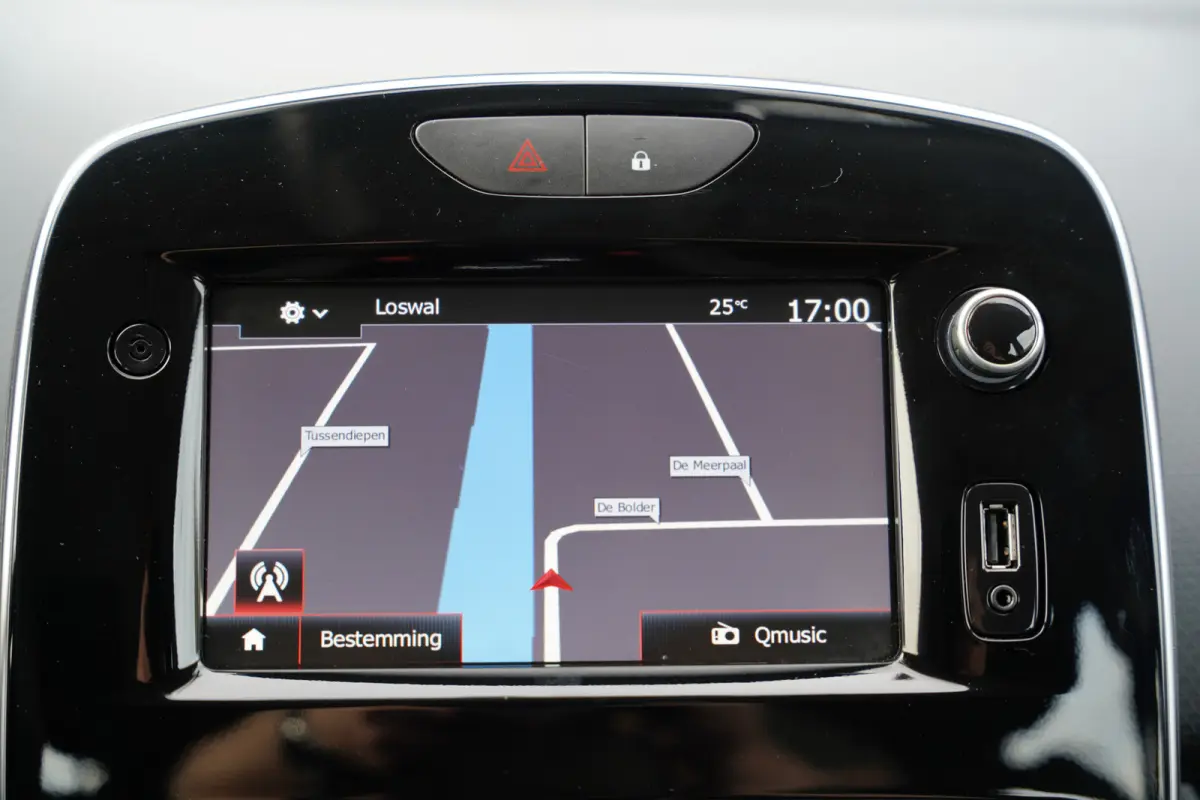 0.9 TCe Limited 90 pk | Airco | Bluetooth | Cruise control | Isofix bevestiging voor kinderzitjes | LED dagrijverlichting | Lichtmetalen velgen 16" | Navigatiesysteem full map | Parkeersenso