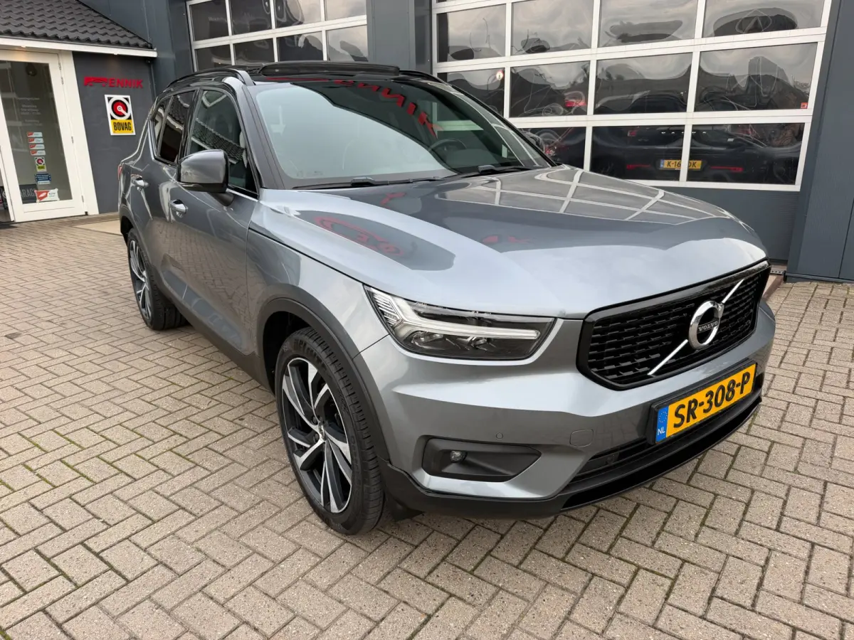 2.0 T5 AWD R-Design Intro Edition / Pano / Camera / ACC / Trekhaak .