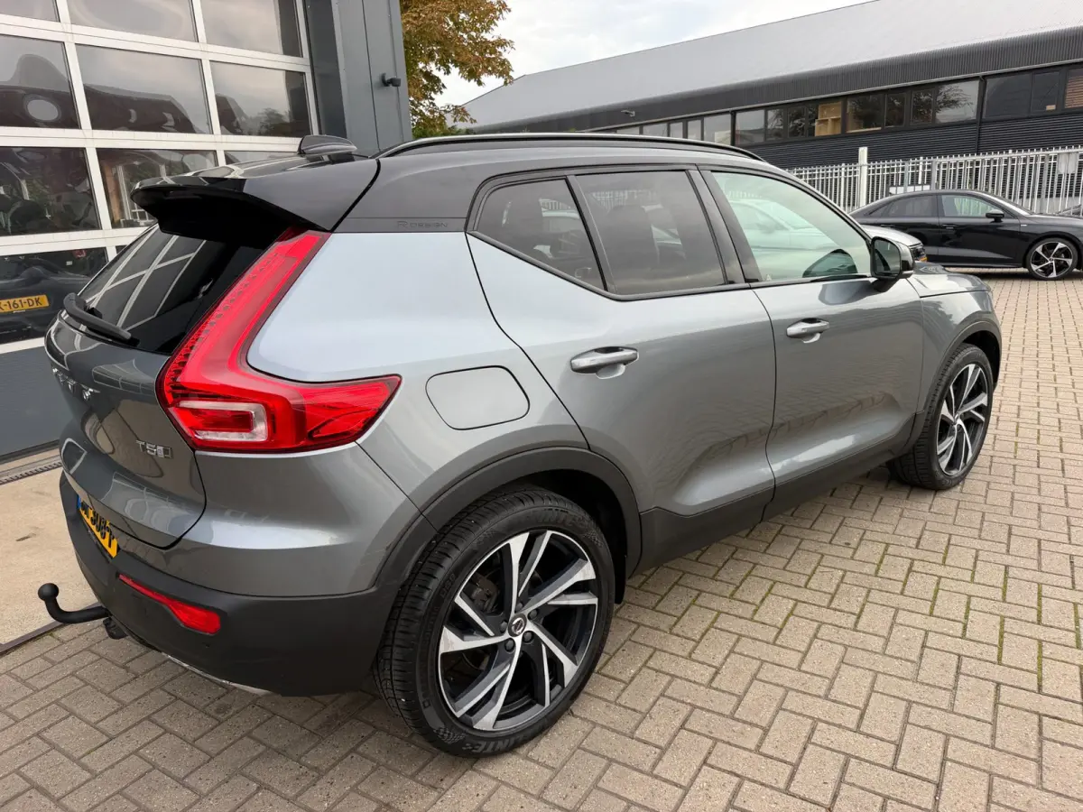 2.0 T5 AWD R-Design Intro Edition / Pano / Camera / ACC / Trekhaak .